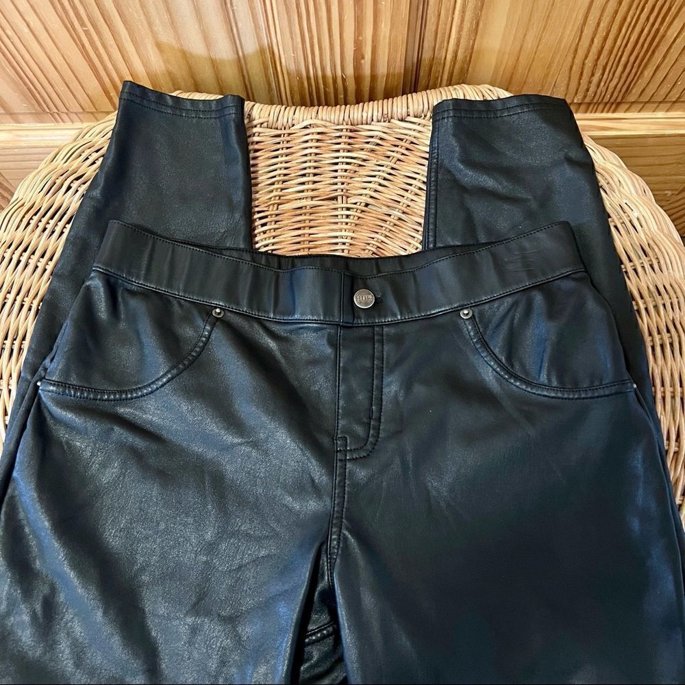 Hue black lined vegan leather skinny jean styled pants small S